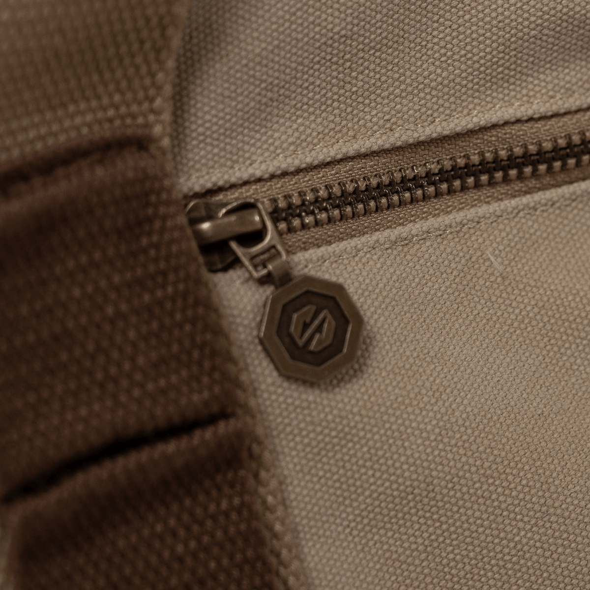OKTAGON DUFFLE BAG - BEIGE - OKTAGON MMA Store